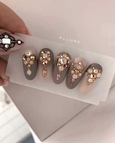 Скачать курс «[allure_nail_studio] Все секреты красивой и долговременной инкрустации. 2020 (Ирина Ахтямова)» — слив курса