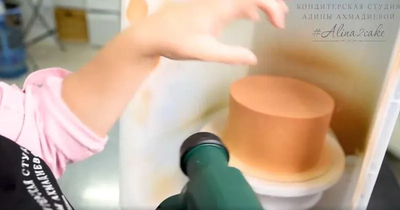 Скачать курс «[Alina2cake school]Онлайн -курс "Декорирование тортов" 2020 (Алина Ахмадиева)» — слив курса