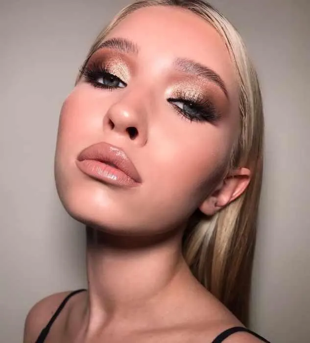 Скачать курс «Commercial MakeUp (Саша Николина)» — слив курса