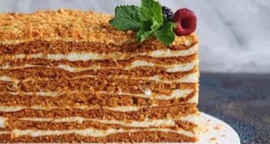 Скачать курс «[Cooking by Cami] Медовик без раскатки (Камила Алаева)» — слив курса