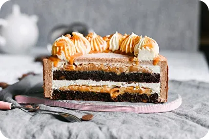 Скачать курс «[Alina2Cake] Муссовое комбо. Муссовые торты и десерты + Нарезные пирожные (Алина Ахмадиева)» — слив курса