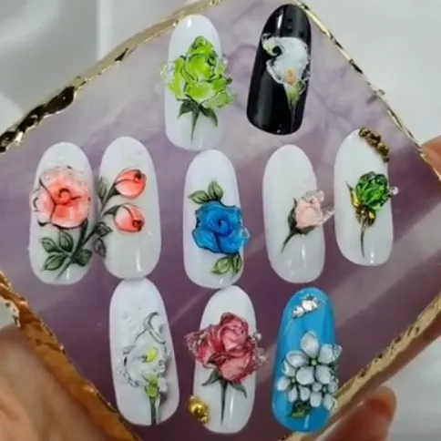 Скачать курс «[kudelinanails_official] Дизайн ногтей. Хрустальные цветы (Юлия Куделина)» — слив курса