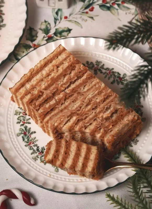Скачать курс «[yanni.bakery] Ореховый медовик (Яна Караваева)» — слив курса
