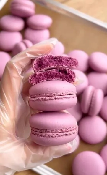 Скачать курс «Крышечки макарон (ex_pastry_cook)» — слив курса