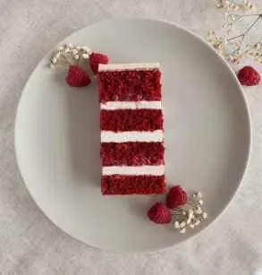 Скачать курс «Торт "Клубничный бархат" (yanni.bakery)» — слив курса