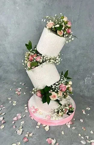 Скачать курс «[Gala.cake.couture] Свадебный Падающий Торт (Галина Егиазарян)» — слив курса