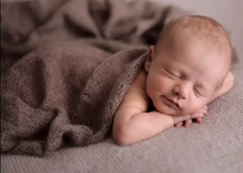 Скачать курс «Newborn Posing (Erin Elizabeth)» — слив курса