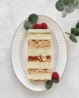 Скачать курс «Торт Ванильный с фундуком и карамелью (yanni.bakery)» — слив курса