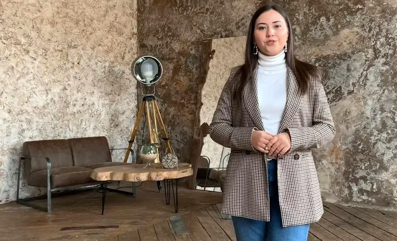 Скачать курс «Видеоурок по женскому позированию (Полина Дятлова)» — слив курса
