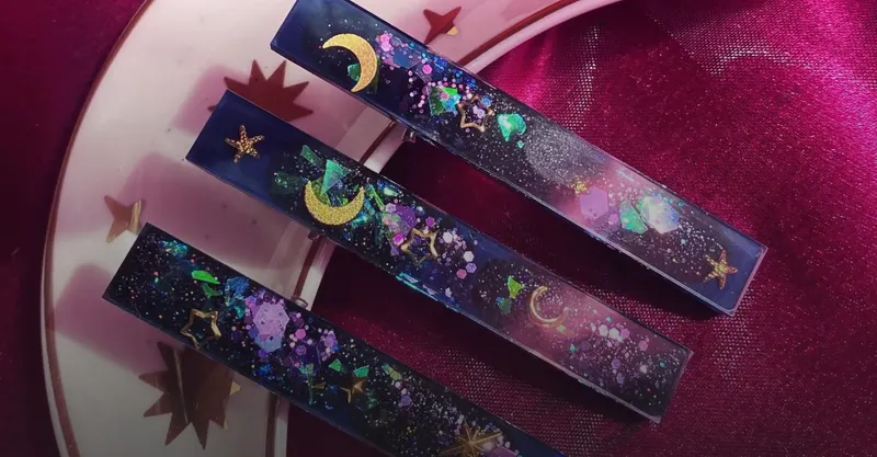 Скачать курс «[Domestika] Дизайн ювелирных изделий из смолы (Миа Уинстон-Харт)» — слив курса