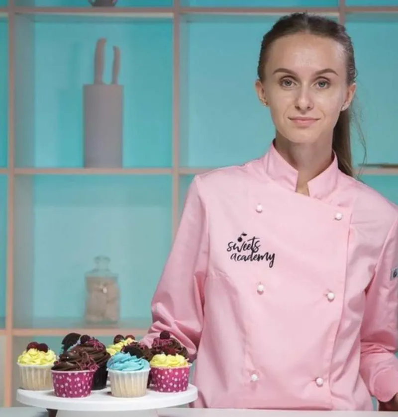 Скачать курс «[Sweets_academy] Базовый курс «Начинающий кондитер» (Алина Вельвет)» — слив курса