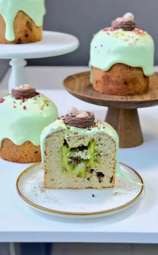 Скачать курс «[roselli.ekb] Кулич с начинкой Дубайский шоколад (Александра Васильева)» — слив курса