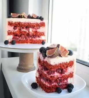 Скачать курс «Рецептурная карта «Красный бархат с вишней и клубничным ганашем» (Софья Иванькова)» — слив курса