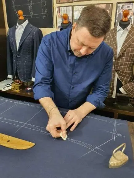 Скачать курс «[Gusev bespoke academy] Технология кроя мужского пиджака (Сергей Гусев)» — слив курса