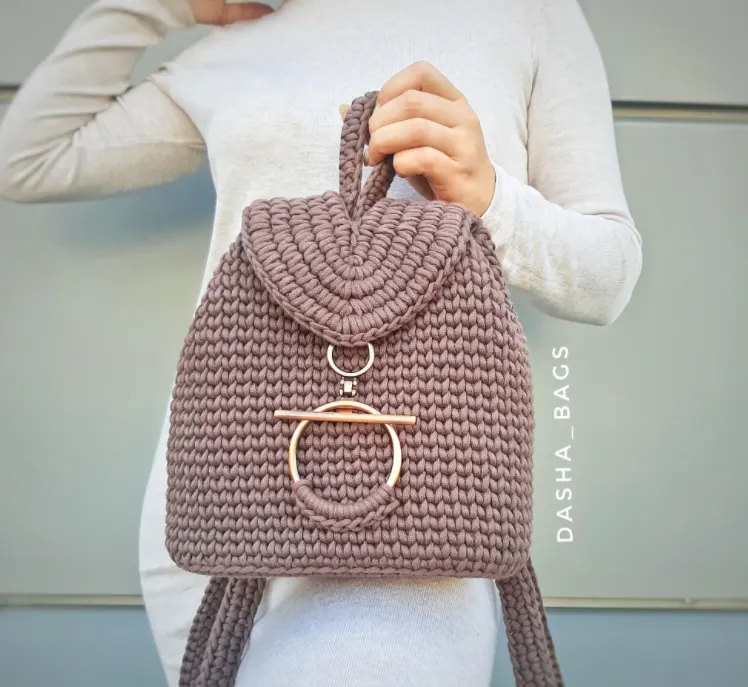 Скачать курс «[dasha_bags] Рюкзак Petlya (Дарья Калюжная)» — слив курса