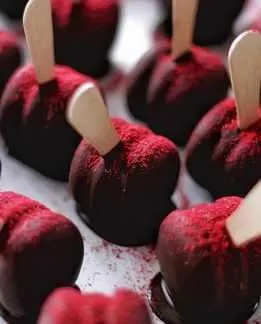 Скачать курс «Начинка макарон «Черный шоколад & Малина» (sweetsbyalice_com)» — слив курса