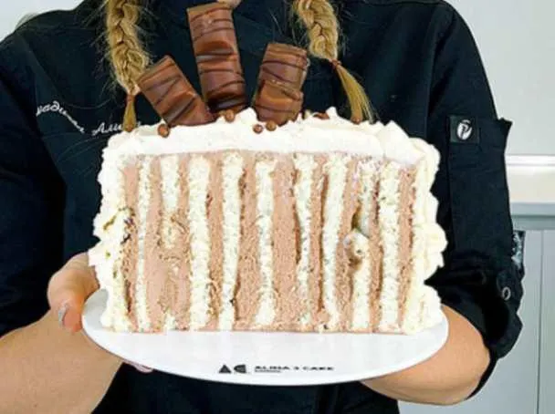 Скачать курс «[Alina2Cake] Торт «Щелкунчик» (Алина Ахмадиева)» — слив курса