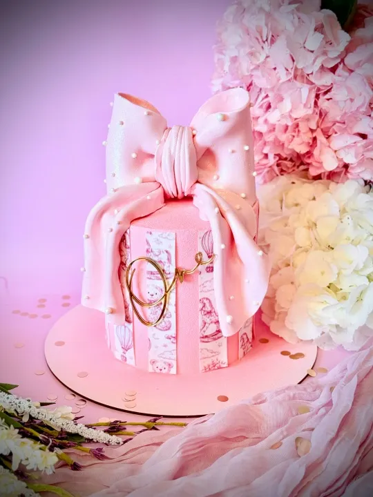 Скачать курс «[anastasiya_bakery] Видеоурок «Торт с бантом» (Анастасия Политыкина)» — слив курса