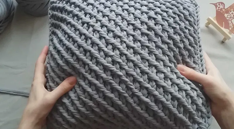 Скачать курс «[knitka_school] Мастер-класс Подушка тунисским крючком» — слив курса
