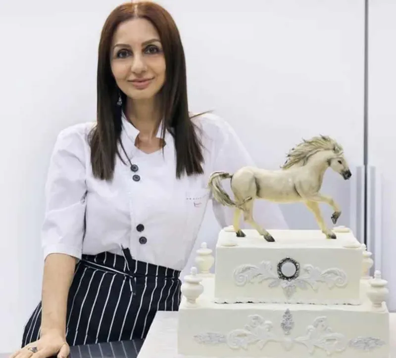 Скачать курс «[Кондитерка] Пластичный шоколад (Даяна Лус)» — слив курса