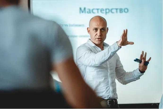 Скачать курс «Популярность у женщин, мужской мозг, женский мозг (Алекс Мэй)» — слив курса