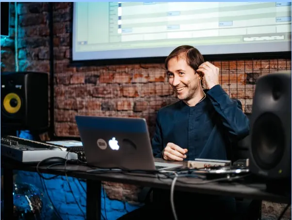 Скачать курс «Production. Курс создания музыки с нуля до выпуска трека (Иван Романовский)» — слив курса