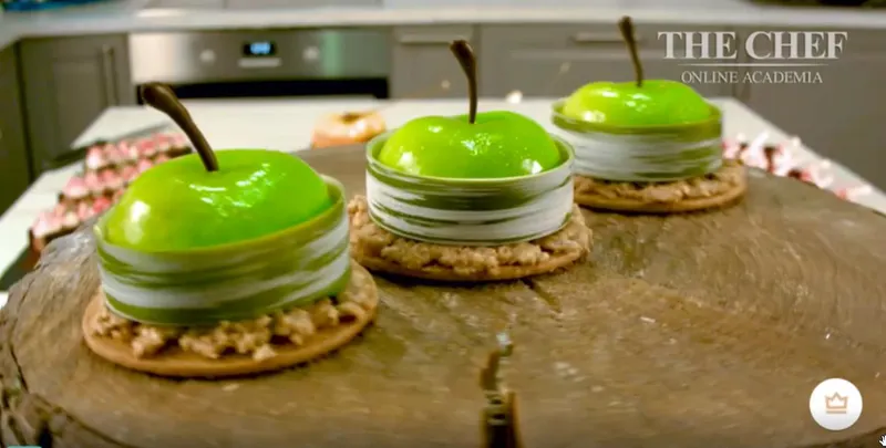 Скачать курс «[The Chef] Авторские современные десерты с песочным тестом (Сергей Кулькин)» — слив курса