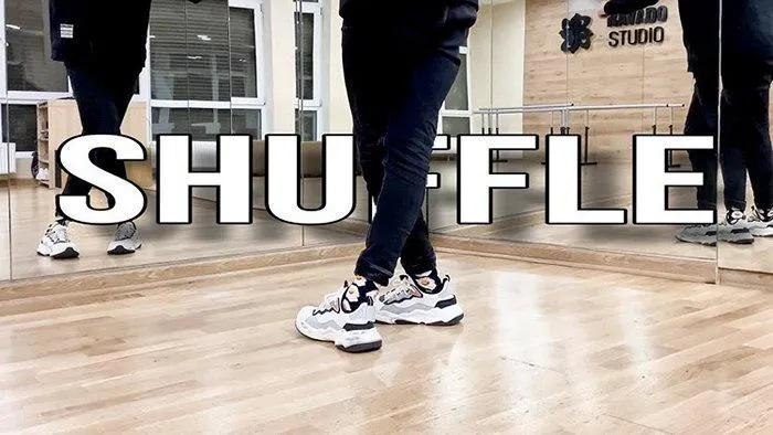 Скачать курс «[Udemy] Shuffle and C-walk dance (Олег Дешко)» — слив курса