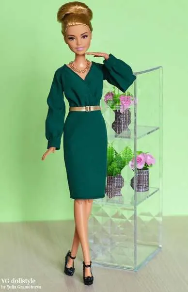 Скачать курс «[YG Dollstyle] Платье с запахом для стандартной Барби МТМ и Барби пышки (Юлия Грамотнева)» — слив курса