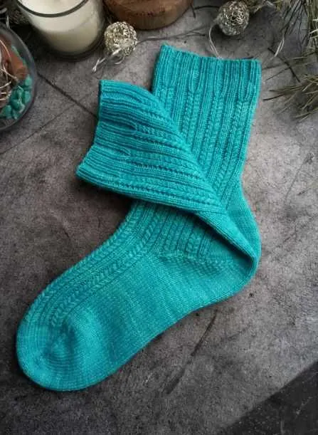 Скачать курс «[olgaalexeeva_knit48] Носки icy_socks (Ольга Алексеева)» — слив курса