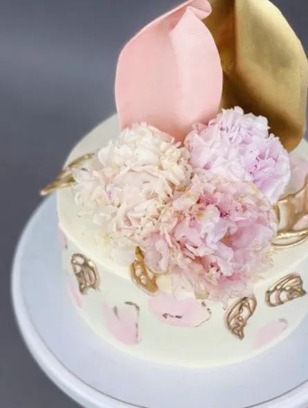 Скачать курс «[Make Cake] Бисквитный торт «Манго - Смородина - Шоколад» (Анастасия Лазарева)» — слив курса
