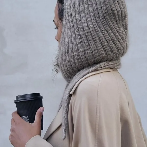Скачать курс «[Вяжи.ру] Модный вязаный шарф с капюшоном Alex Hood (Pernille Larsen, Knitting for Olive)» — слив курса