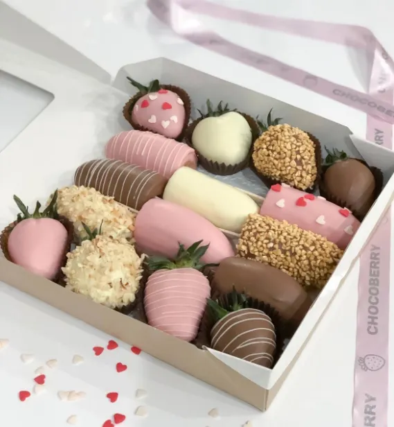 Скачать курс «[ChocoBerry School] Мастер-класс "Набор из клубники и мини-бананов в шоколаде" (Алина Черенцова)» — слив курса