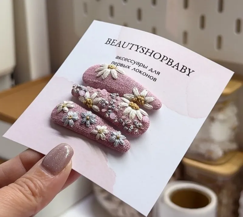 Скачать курс «[Beautyshopbaby] Заколки с вышивкой ромашки (Анастасия Захаркина)» — слив курса